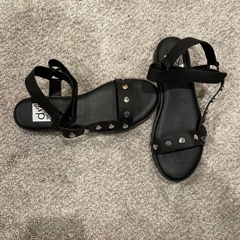 Never Worn Dolce Vita Black Sandals size 8